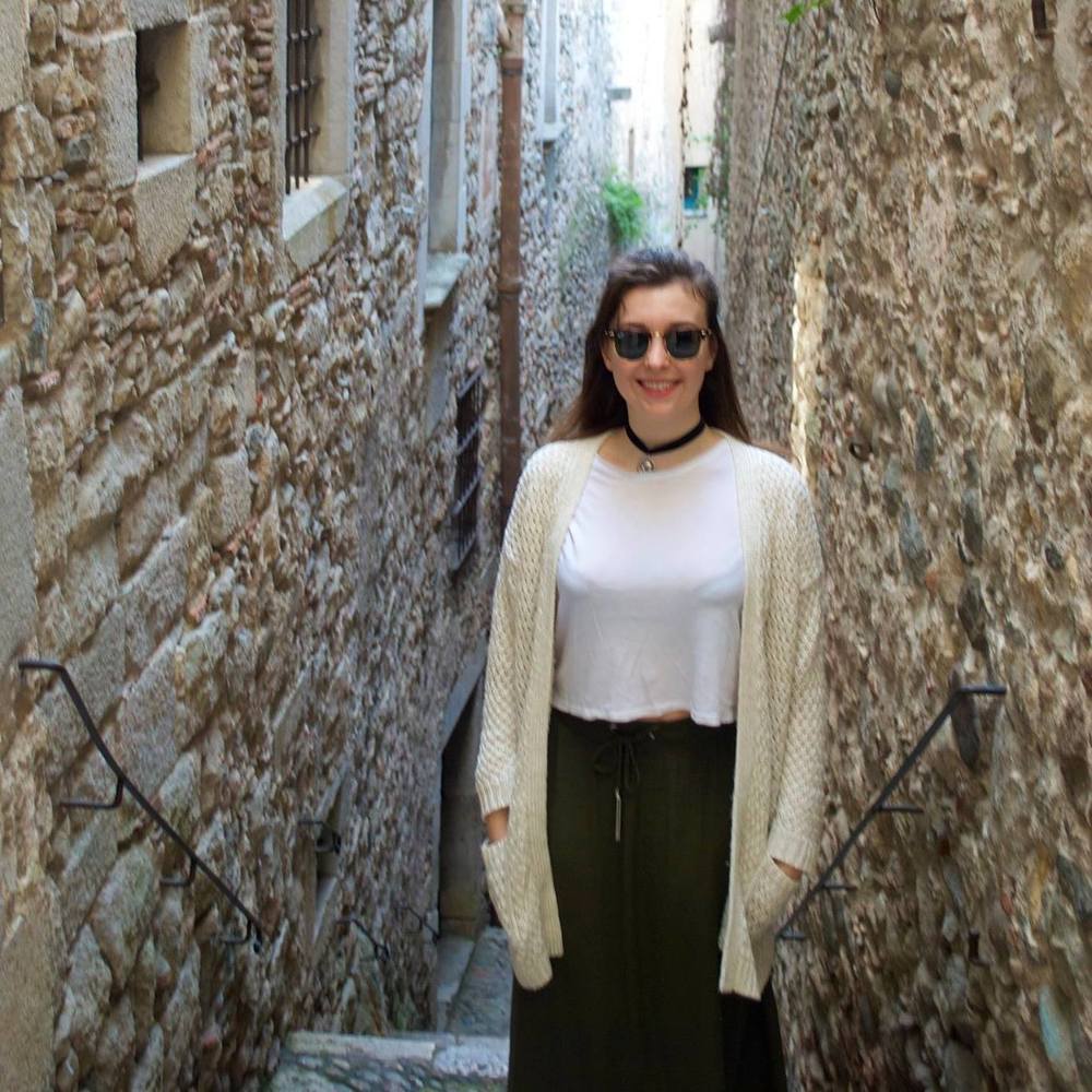 Meet your Posher, Cansu